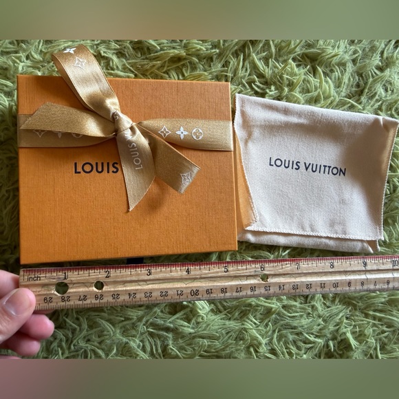 Louis Vuitton Orange Gift Box with Dust Bag and Gift Bag - Picture 2 of 16